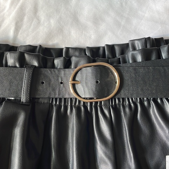 Zara Belted Faux Leather Shorts - Picture 10 of 14